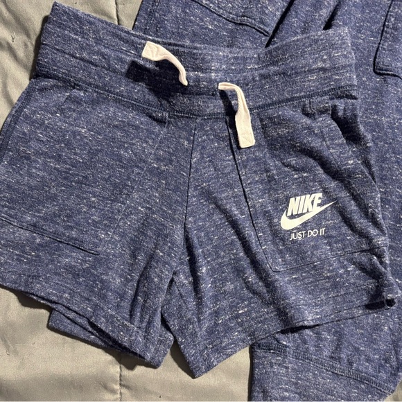 Nike Vintage Youth Small 6/7 Tshirt Capris & Shorts Heather Blue Bundle Set - Picture 8 of 12